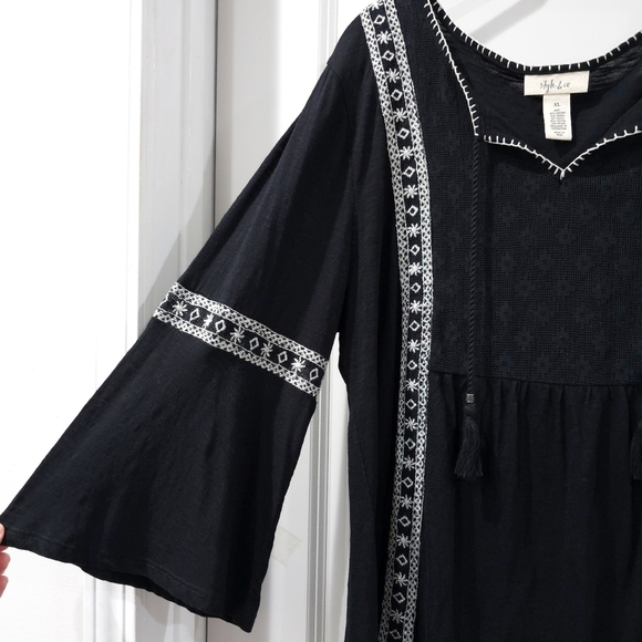 ✨️4/$20. Black White Bohemian Flowy Bell Sleeve Blouse, Embroidered Whipstitch - Picture 4 of 14